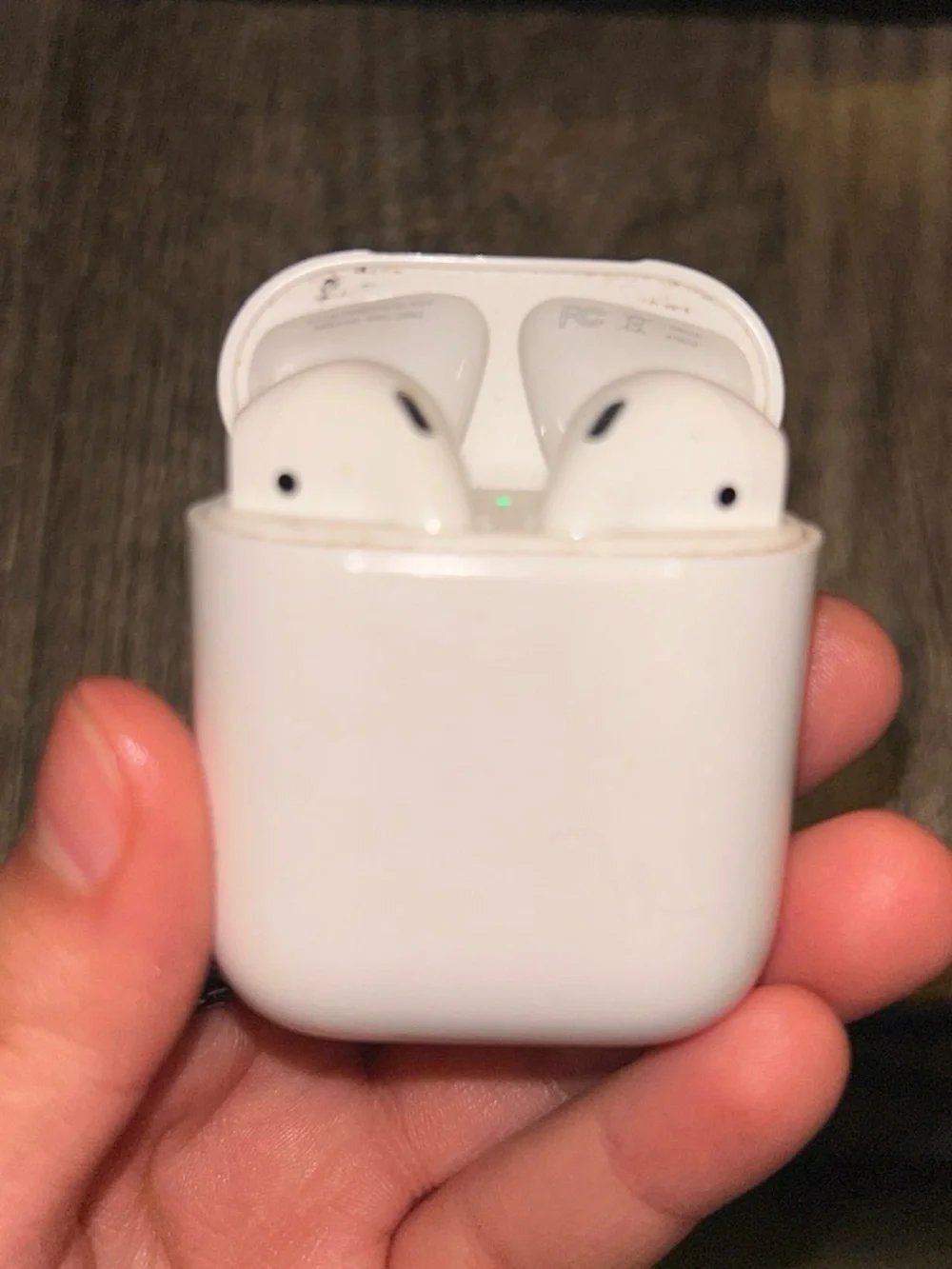 Apple 2nd generation Wireless Earbuds with Charging Case